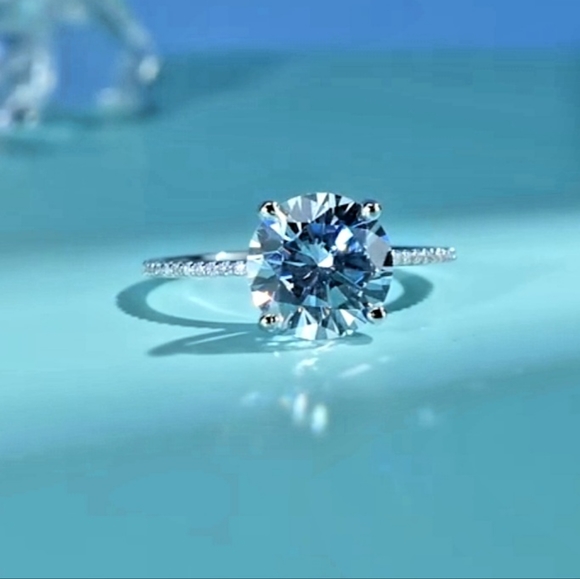 3 Carat Cubic Zirconia Silver Ring - Picture 7 of 7